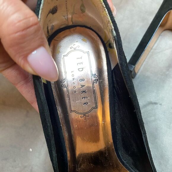 Ted Baker genuine suede heels, size 38(8) - Picture 8 of 10